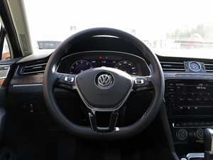 2018款380TSI DSG 尊贵型 方向盘