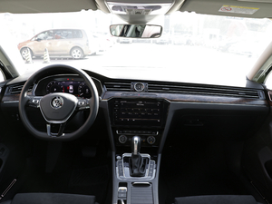 2018款380TSI DSG 尊贵型 内饰全景