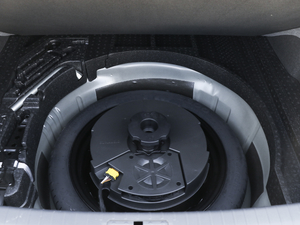2018款380TSI DSG 尊贵型 备胎