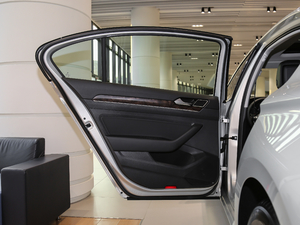 2018款330TSI DSG 豪华型 左后车门