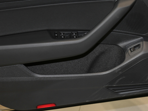 2018330TSI DSG A ǰTg