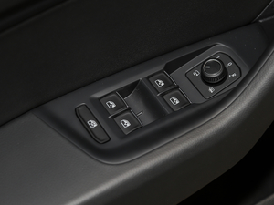 2018款330TSI DSG 豪华型 主驾车窗控制区	