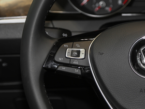 2018330TSI DSG A п؅^