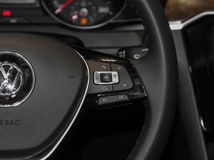 2018330TSI DSG A п؅^