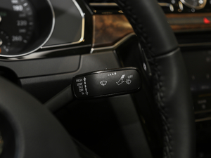 2018330TSI DSG A п؅^