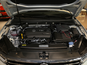 2018款330TSI DSG 豪华型 发动机