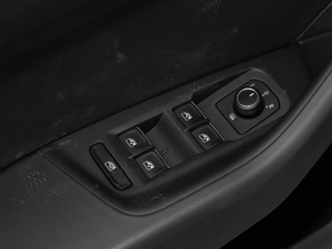 2018款280TSI DSG 舒适型 主驾车窗控制区	