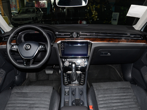 2018款330TSI DSG 尊贵型 内饰全景