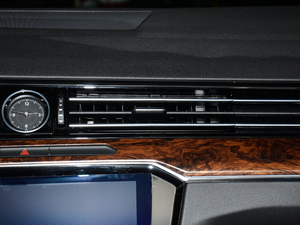 2018330TSI DSG F п؅^