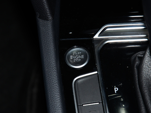 2018330TSI DSG F п؅^