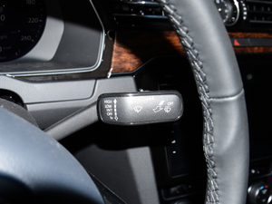 2018330TSI DSG F п؅^