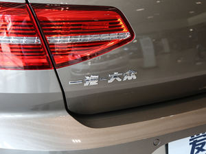 2018Ŀ 330TSI DSG A ^