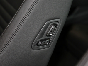 2018Ŀ 330TSI DSG A g