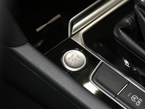 2018Ŀ 330TSI DSG A п؅^(q)