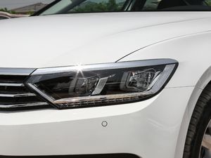 2018Ŀ 330TSI DSG A ^