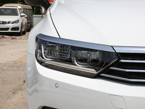 2018Ŀ 330TSI DSG A ^