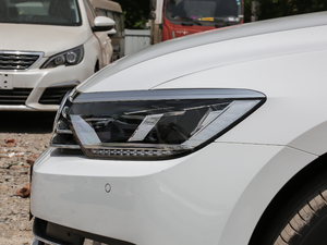 2018Ŀ 330TSI DSG A ^