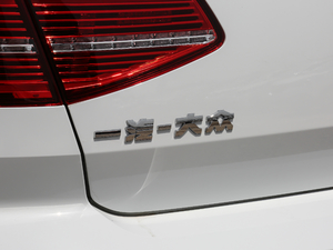 2018Ŀ 330TSI DSG A ^