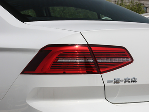 2018Ŀ 330TSI DSG A ^