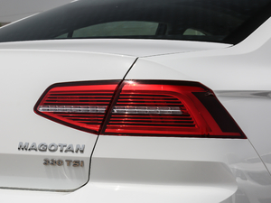 2018Ŀ 330TSI DSG A ^