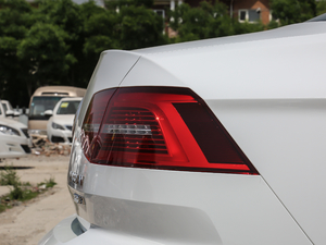 2018Ŀ 330TSI DSG A (ji)^