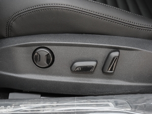 2018Ŀ 330TSI DSG A {{(ji)