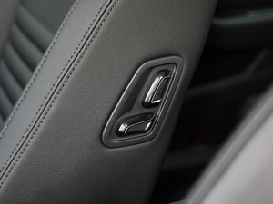 2018Ŀ 330TSI DSG A g