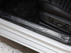 2018Ŀ 330TSI DSG A g