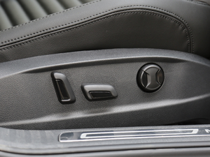 2018Ŀ 330TSI DSG A g