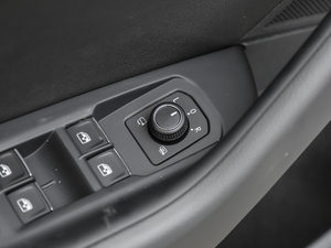 2018Ŀ 330TSI DSG A g