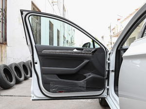 2018Ŀ 330TSI DSG A {λ܇T