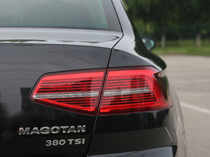 2018款380TSI DSG 旗舰型 尾灯
