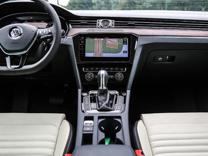 2018款380TSI DSG 旗舰型 中控台