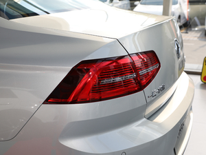 2018Ŀ 330TSI DSG A ^