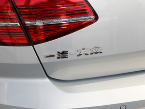 2018Ŀ 330TSI DSG A ^