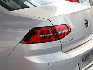 2018Ŀ 330TSI DSG A ^