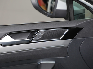 2018Ŀ 330TSI DSG A g