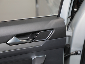 2018Ŀ 330TSI DSG A g