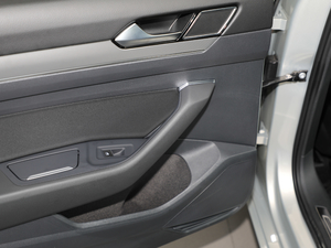 2018Ŀ 330TSI DSG A g