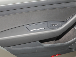 2018Ŀ 330TSI DSG A g