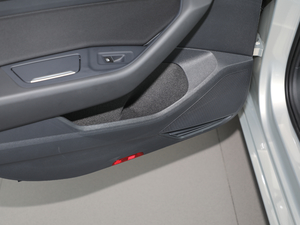 2018Ŀ 330TSI DSG A g