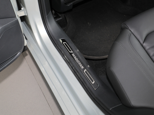 2018Ŀ 330TSI DSG A g