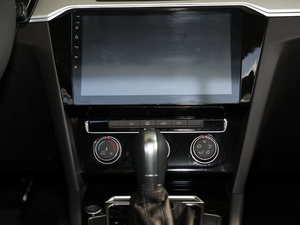 2018Ŀ 330TSI DSG A {{