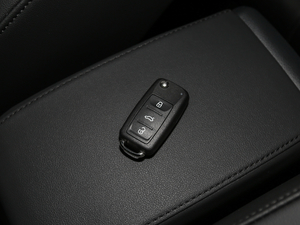 2018款1.6L 自动舒适型 车钥匙