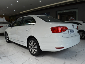 2018款180TSI DSG臻享型 左后45度