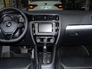 2018款180TSI DSG臻享型 中控台