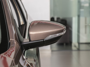 2018款1.6L 自动舒适型 后视镜