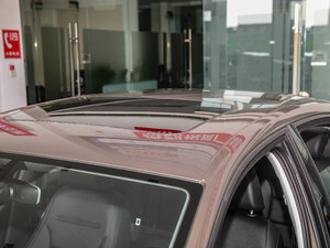 2018款1.6L 自动舒适型 车顶