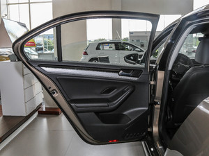 2018款1.6L 自动舒适型 左后车门