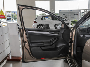 2018款1.6L 自动舒适型 驾驶位车门